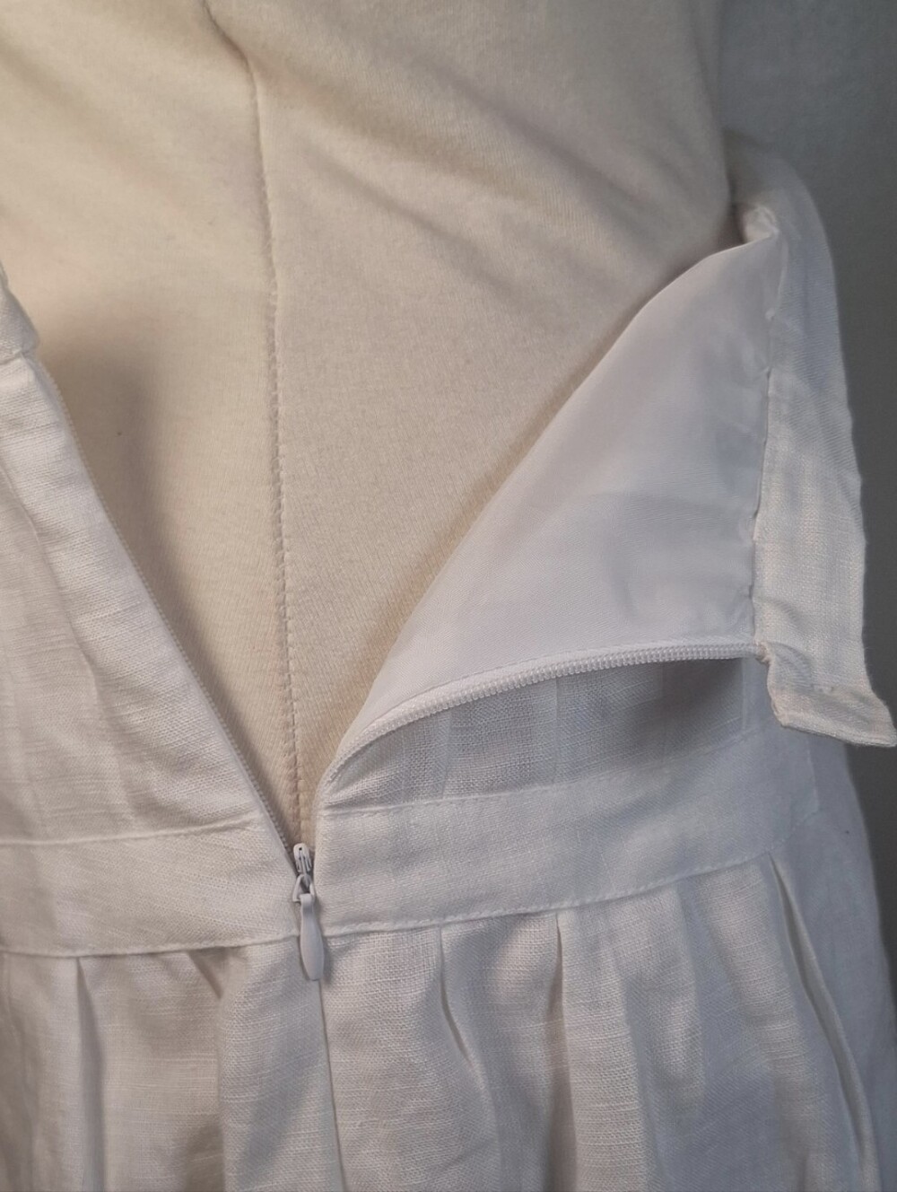 Anne Carson off-white 100% linen A-line skirt Rhinestone/Embroidery Detail SZ 4 - Picture 5 of 8